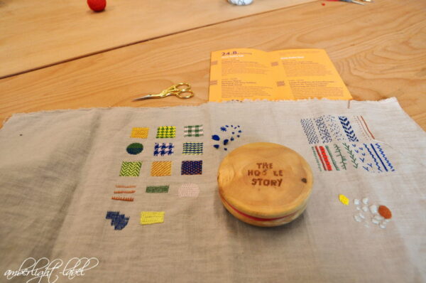 Workshop Creative Mending Knitwear Repair Webstich Schlingstich mit The Hole Story Loop-Festival 2025 Limbach Oberfrohna Esche-Museum Strickfestival Chemnitz 2025