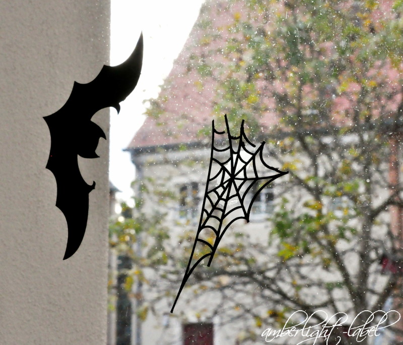 Fensterdeko Halloween Fledermaus und Spinnennetz