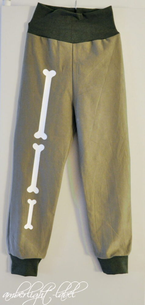 Faschingskostüm Brachiosaurus Basishose Ultimate Casual Ottobre 4/2013 Gr. 128