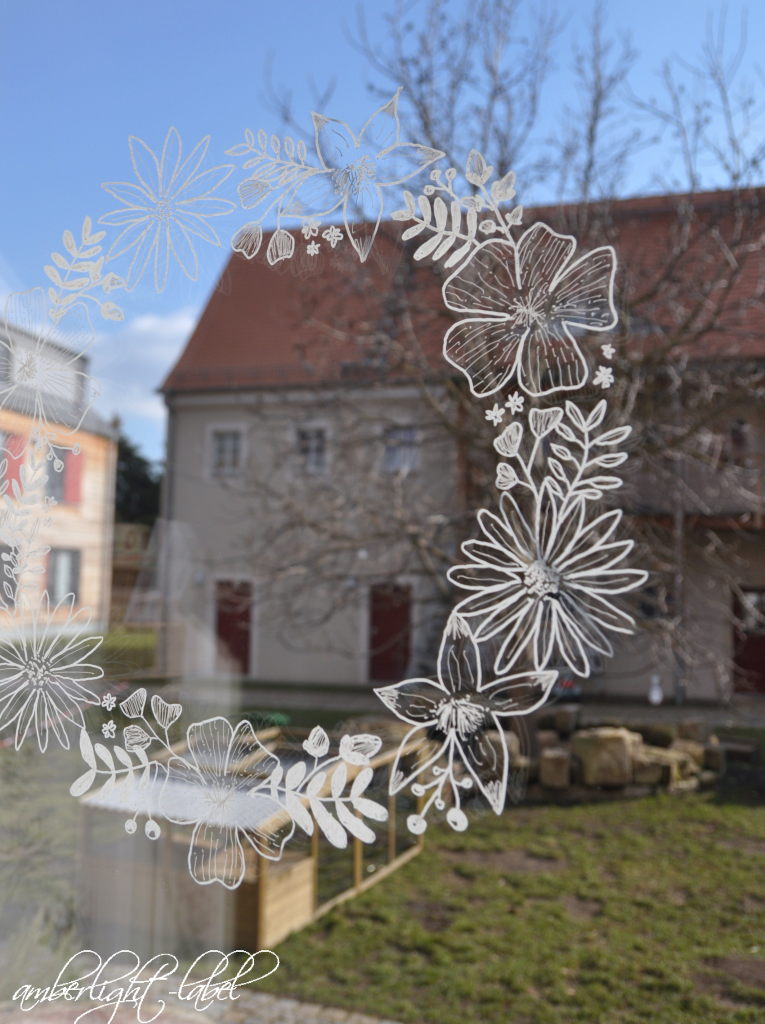 Kreidemarker Fensterbild Blumenkranz von Kallettergrafie