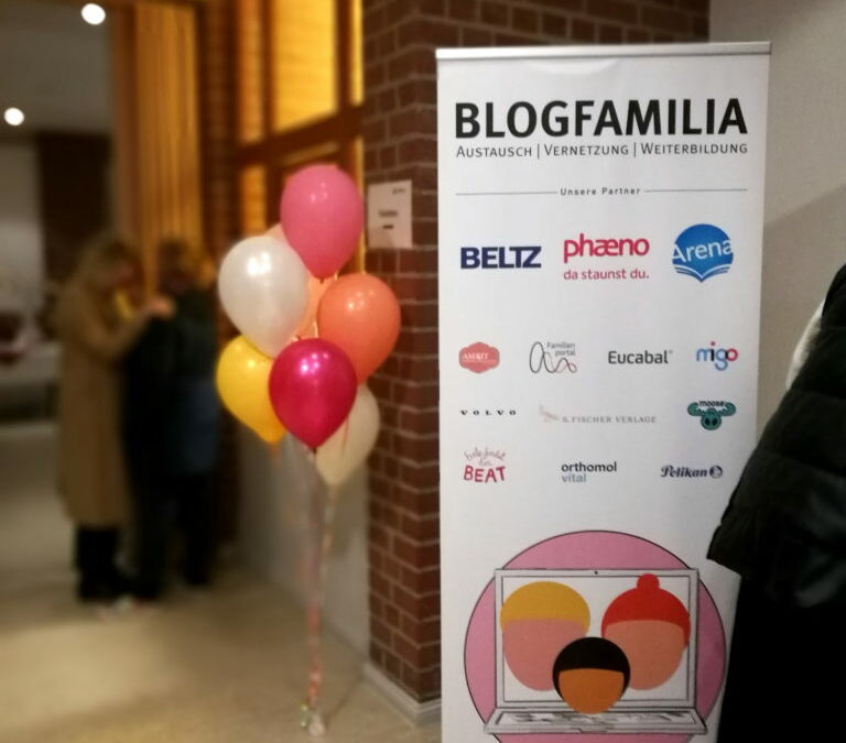 Blogfamilia mit Verlinkungstool Netzwerktreffen Bloggernetzwerk #backtogether #blogfamilia22 in Berlin Familienblogger